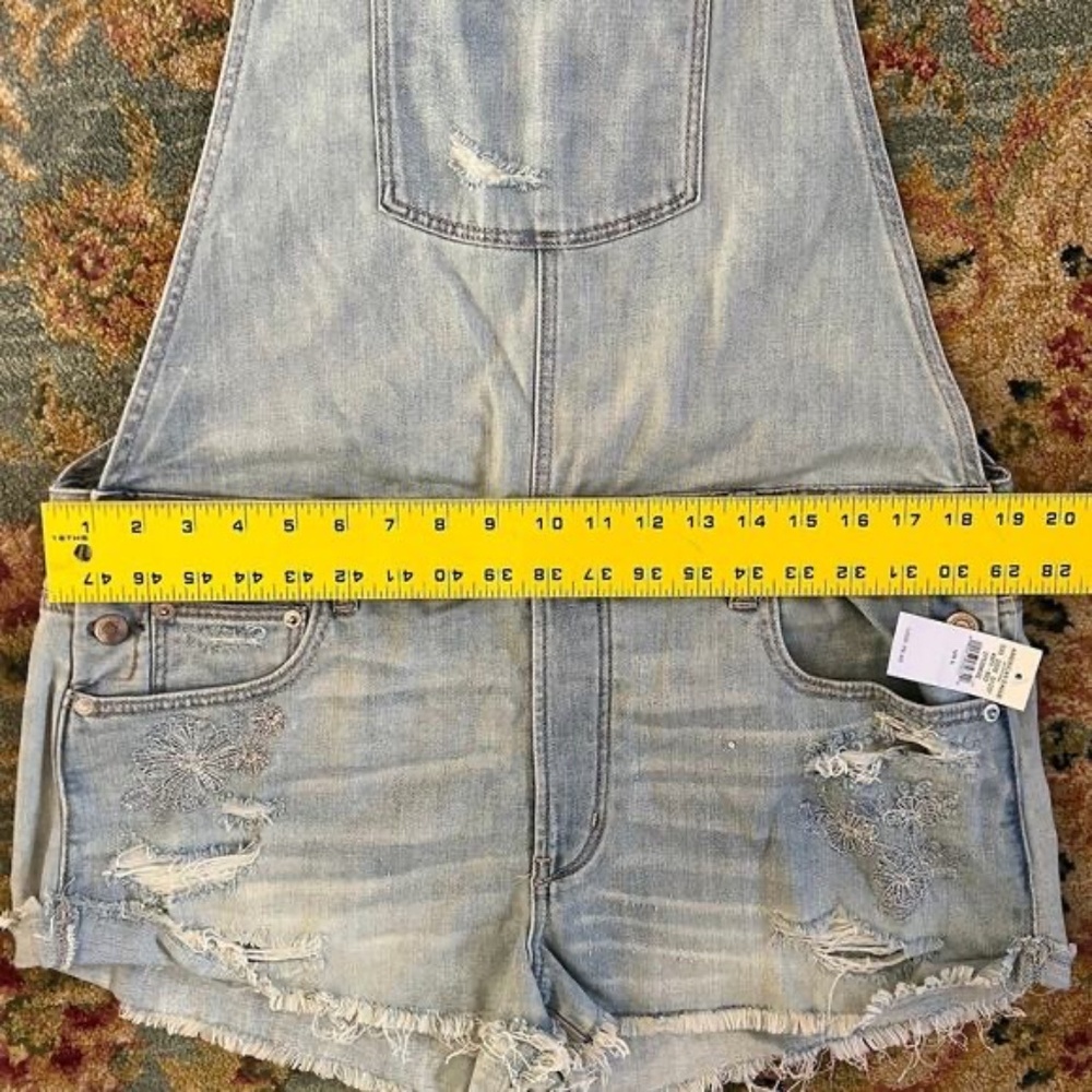 American Eagle Light Wash Floral Embroidered Short Overalls - Picture 7 of 9